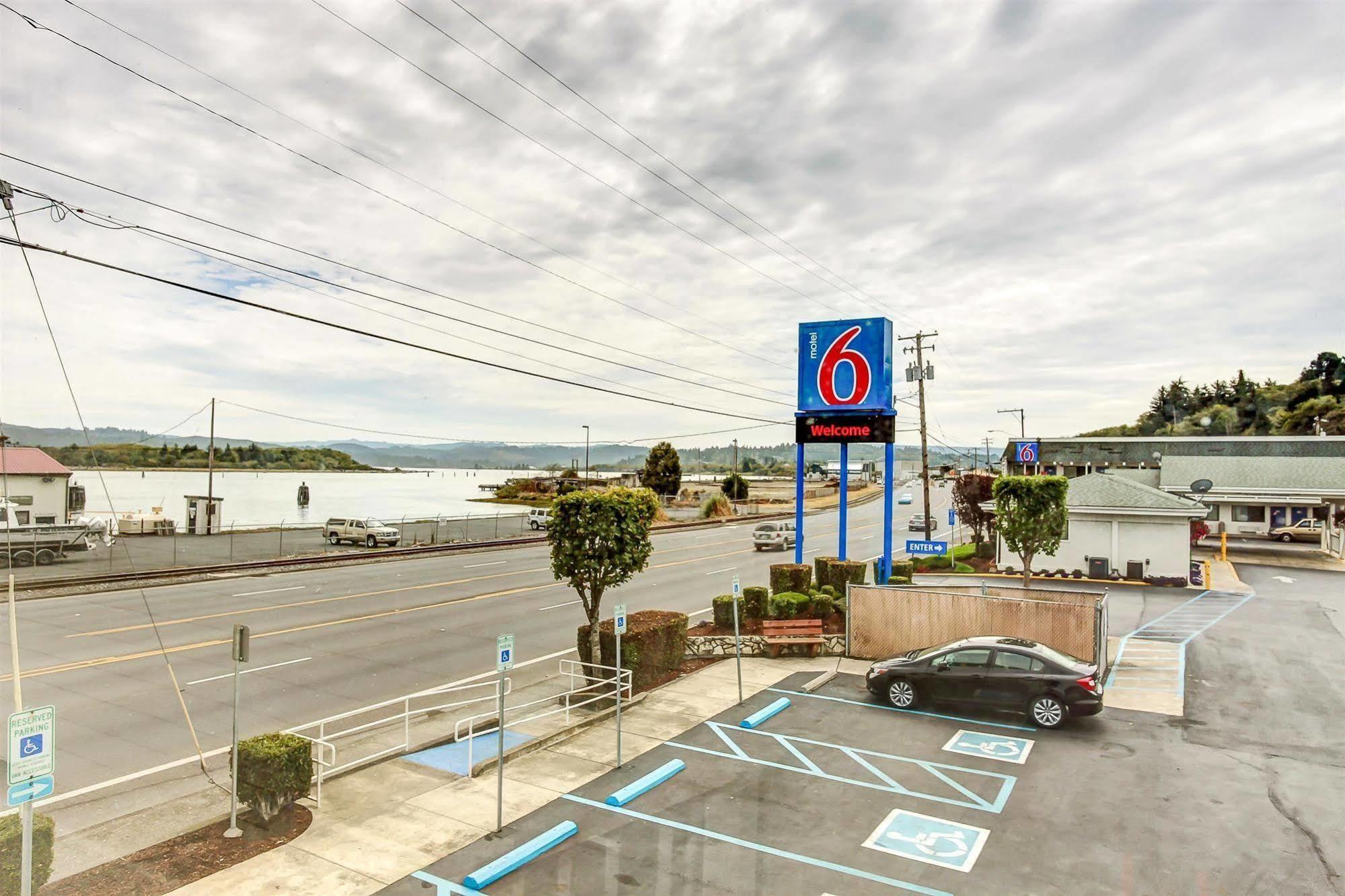 Motel 6-Coos Bay, Or מראה חיצוני תמונה
